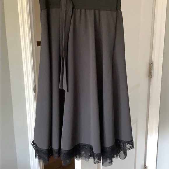 Elegant uniQUE dress - Picture 3 of 6